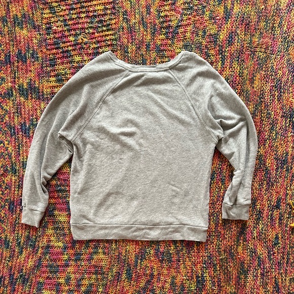 Forever 21 Grey Crew Neck with small pocket - Picture 5 of 5